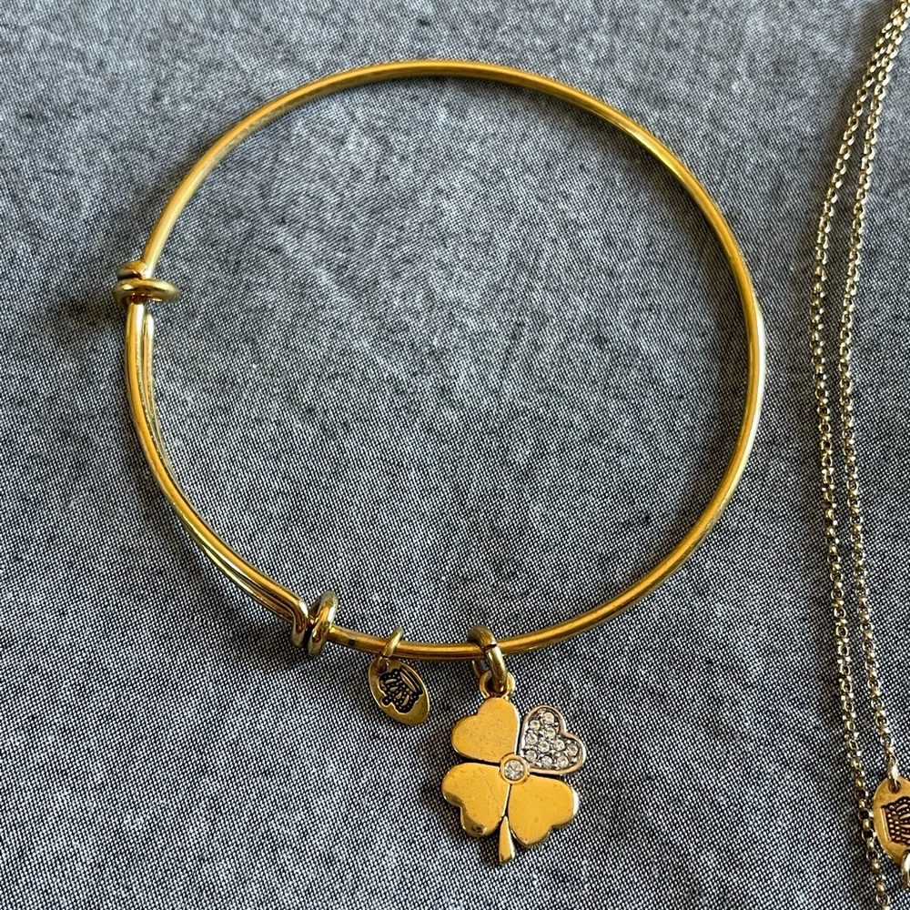 Juicy couture, clover wish necklace and bangle - Picture 7 of 12